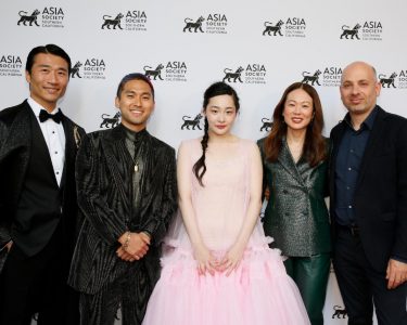 Soji Arai, Jin Ha, Minha Kim, Soo Hugh & Michael Ellenberg of Pachinko receive the ‘Cultural Visionaries’ honor of the evening.