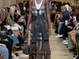 Burberry-Spring_Summer-2023-Collection-Look-10