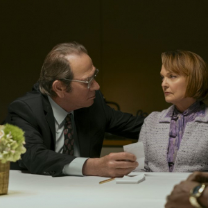 Tommy Lee Jones as Jeremiah O'Keefe and Pamela Reed as Annette O'Keefe in The Burial Photo: Skip Bolen © AMAZON CONTENT SERVICES LLC