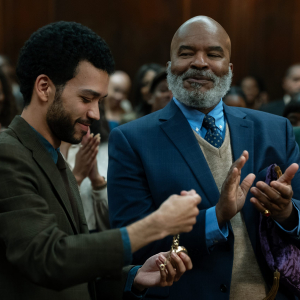 (L to R) Justice Smith as "Aren", David Alan Grier as "Roger" and Aisha Hinds as "Gabbard" in writer/director Kobi Libii's THE AMERICAN SOCIETY OF MAGICAL NEGROES, a Focus Features release. Credit: Tobin Yelland / Focus Features