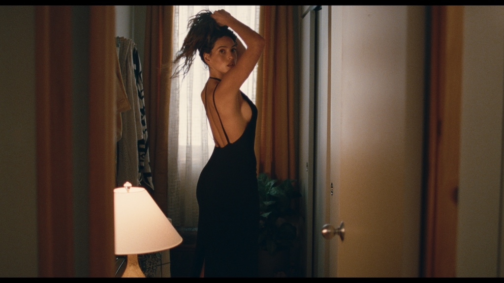 Adria Arjona in SPLITSVILLE